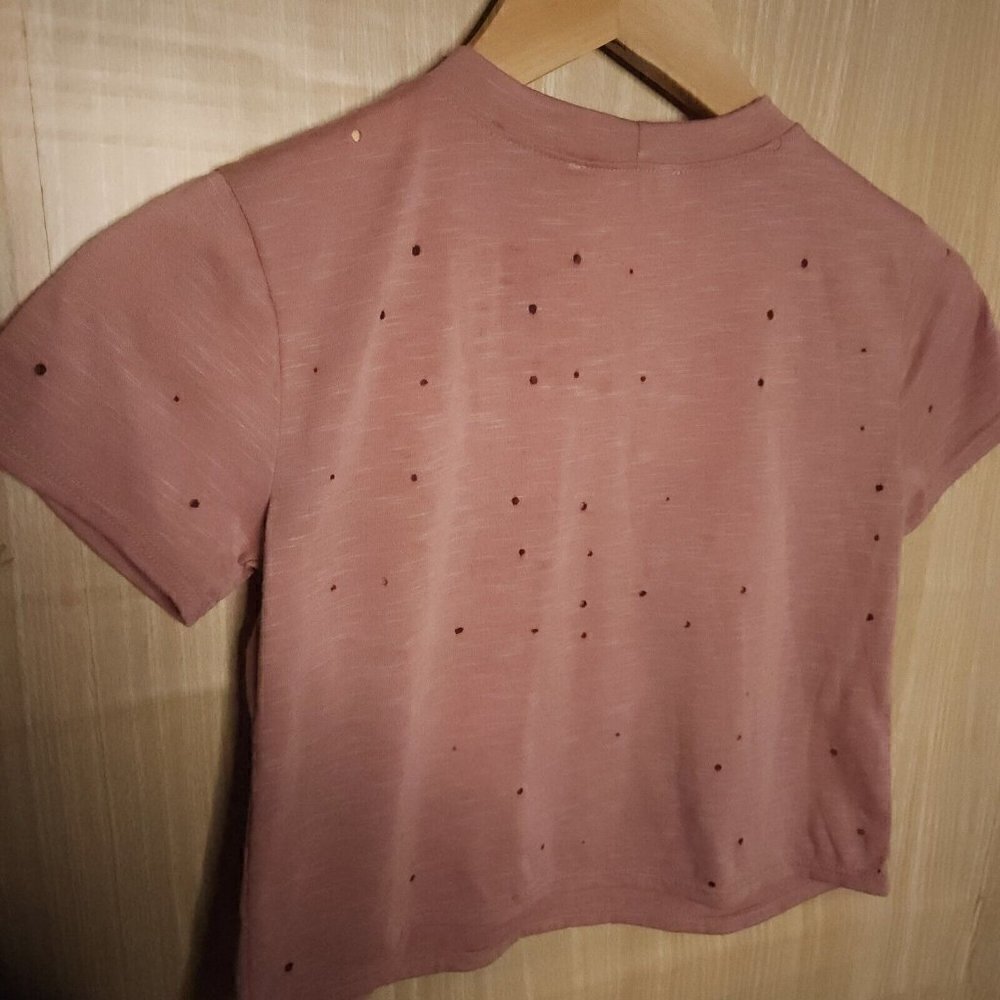Key & Lime Juniors Pink Distressed Bossy Cropped Shirt Small - Picture 4 of 5